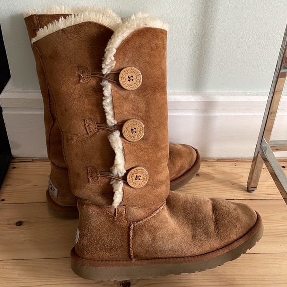 UGG boots - Picture 3 of 8